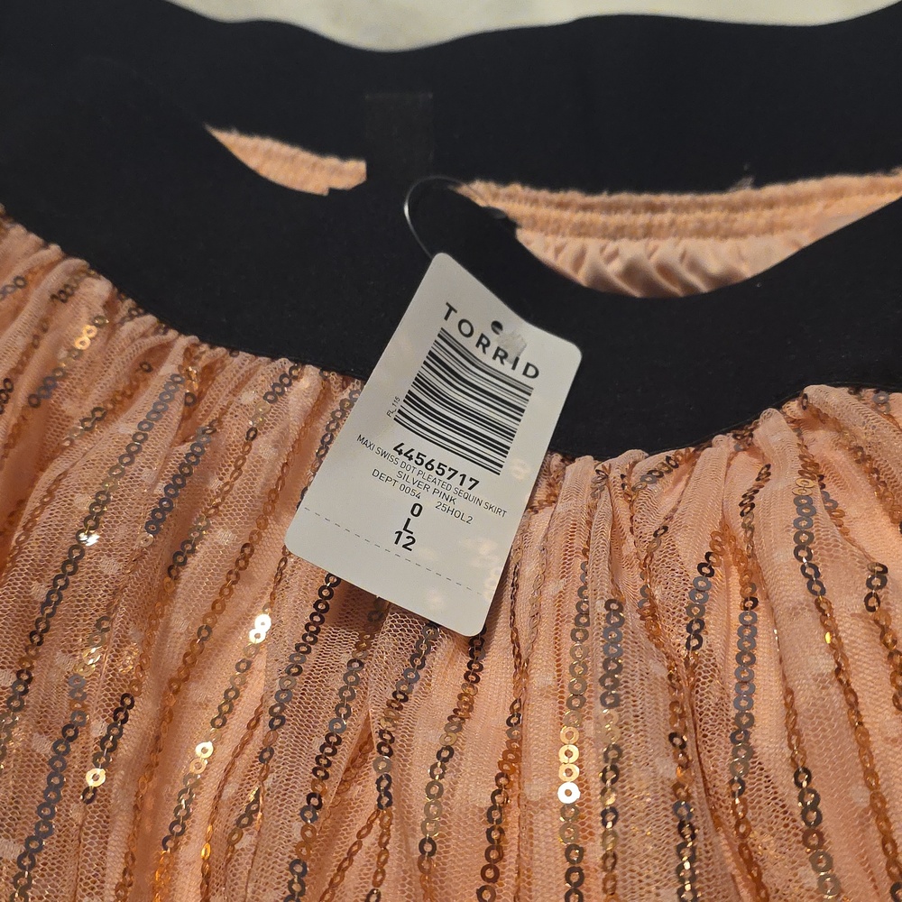 NWT Torrid Pleated Sequin Tea Length Skirt - Picture 6 of 7